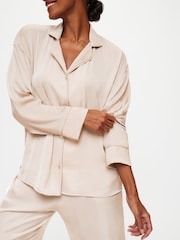 KBX Natural Hattie Satin Revere Set - Image 4 of 5
