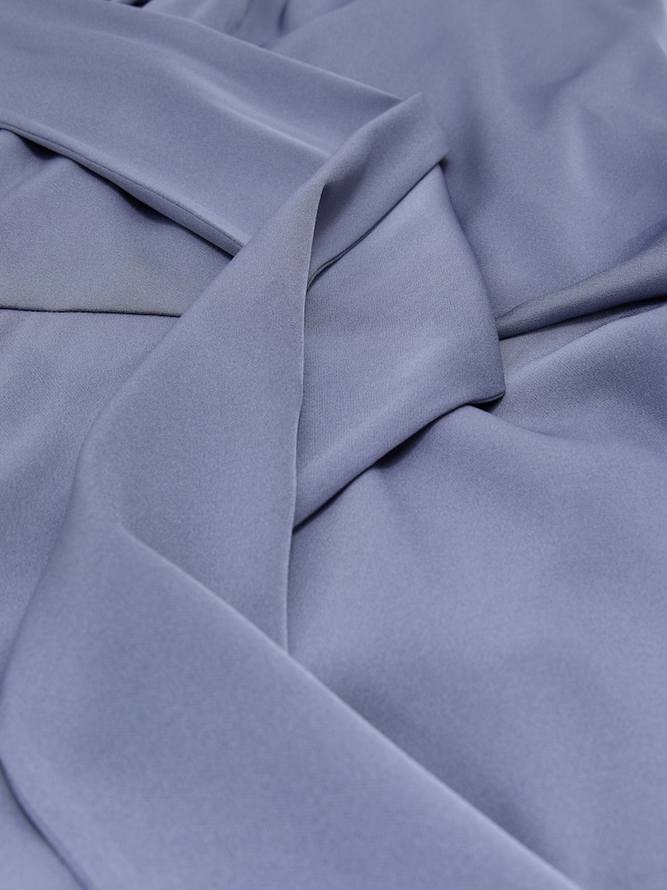Violet lilas - Robe midi drapée asymétrique en satin Naomi de Reiss - Image 8 sur 8 Violet lilas - Robe midi drapée asymétrique en satin Naomi de Reiss - Image 8 sur 8