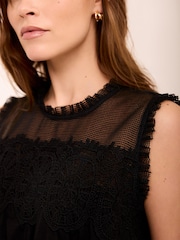 Mint Velvet Topp med applikasjon i bomullsblanding og blonder - Bilde 3 av 6