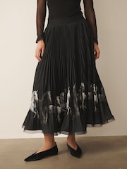 CERENE Becca Black Elegance Horse Print Pleated Mesh Trim Midi Skirt - Image 3 of 11