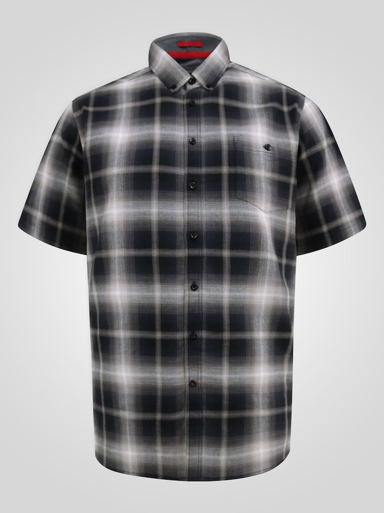 D555 Black Shadow Check Button Down Collar Short Sleeve Shirt With Pocket - Image 6 of 6