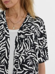 JD Williams White Edge to Edge Short Sleeve Cardigan - Image 3 of 4