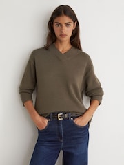 Reiss Khaki Green Mari Wool-Cashmere V-Neck Jumper - Image 3 of 6