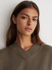 Reiss Khaki Green Mari Wool-Cashmere V-Neck Jumper - Image 4 of 6