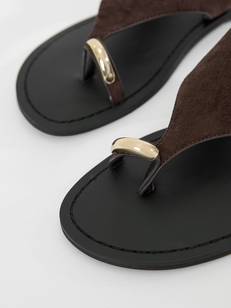 Threadbare Brown T-Strap Toe Loop Sandals - Image 5 of 5