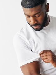 White Muscle Fit Essential Cotton T-Shirt - Image 4 of 5