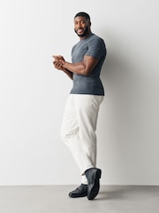 رمادي - Muscle Fit Essential Cotton T-Shirt - صورة 2 من 5