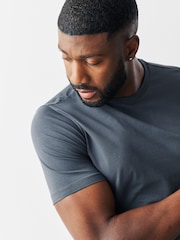 رمادي - Muscle Fit Essential Cotton T-Shirt - صورة 5 من 5