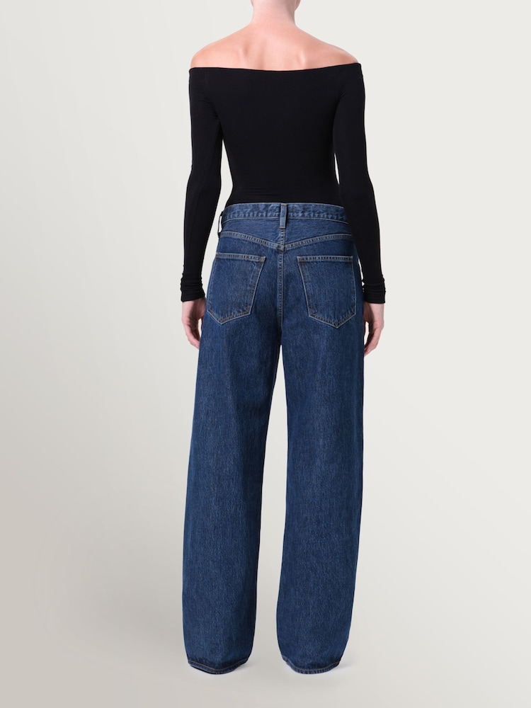 AGOLDE Blue Low Curve Jeans in Pendulum - Image 2 of 9 AGOLDE Blue Low Curve Jeans in Pendulum - Image 2 of 9