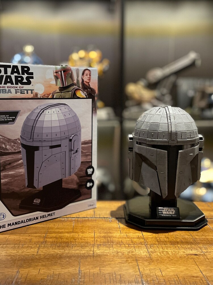 University Games Grey Star Wars: The Mandalorian's Helmet - Image 3 of 3 University Games Grey Star Wars: The Mandalorian's Helmet - Image 3 of 3