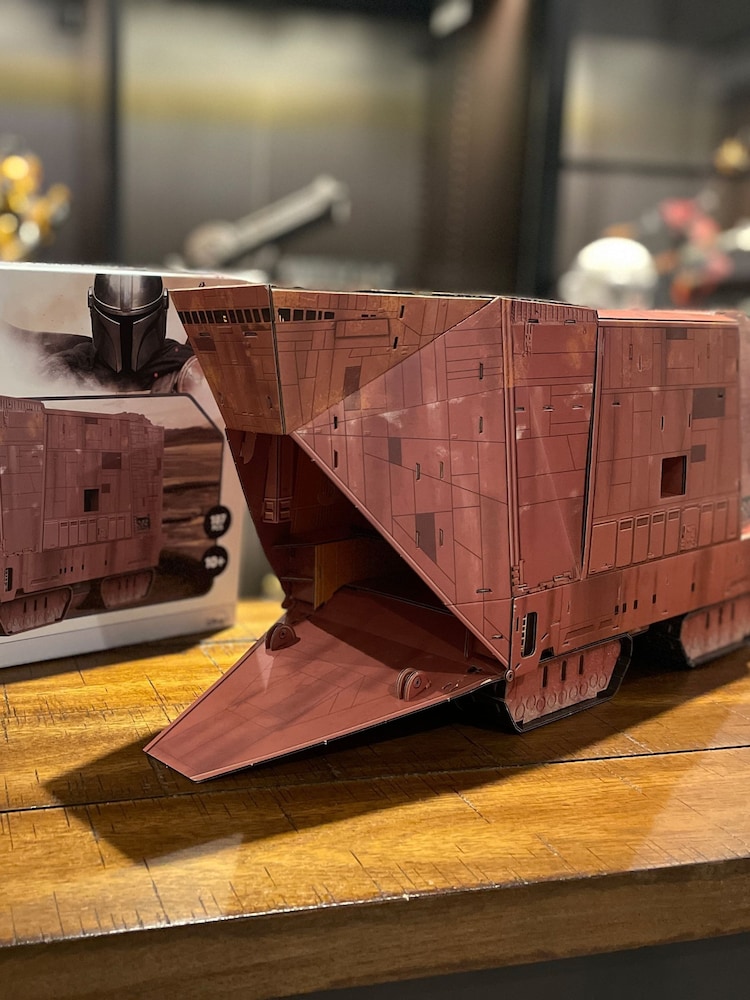 University Games Grey Star Wars: The Mandalorian Sandcrawler - Image 3 of 3 University Games Grey Star Wars: The Mandalorian Sandcrawler - Image 3 of 3