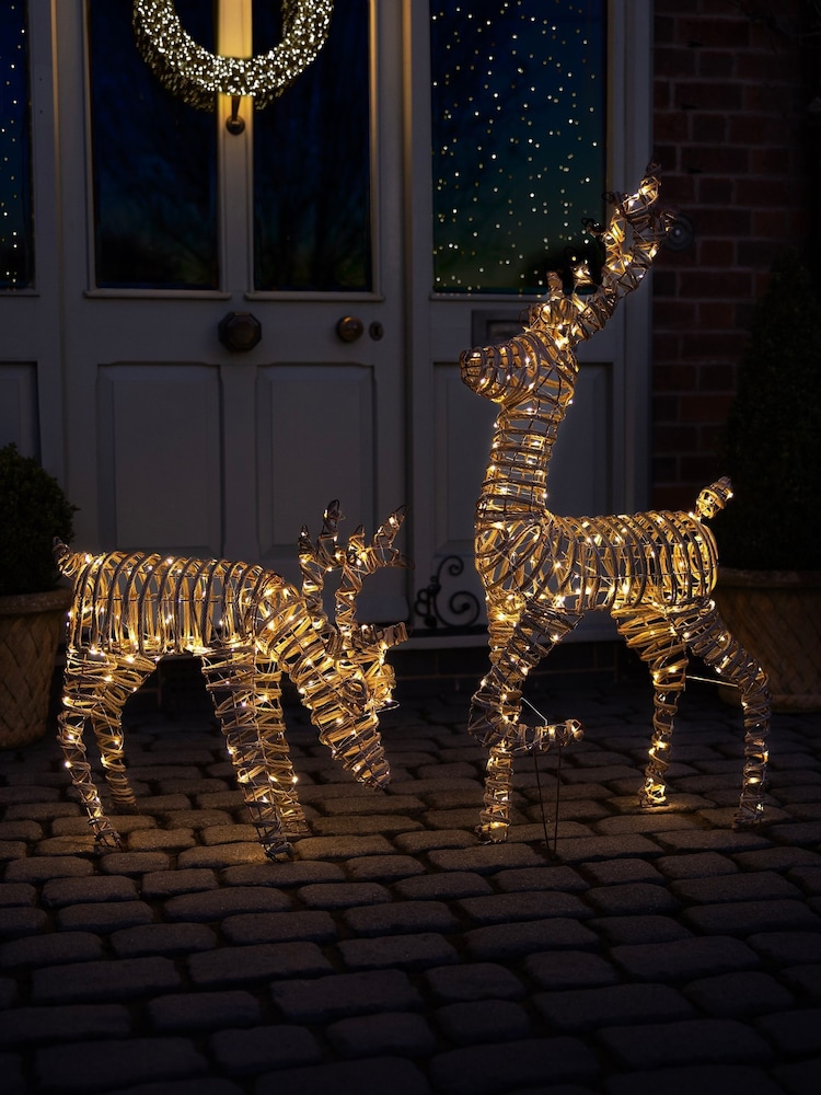 Charles Bentley Brown Large Rattan Light Up Reindeer - Image 2 of 5 Charles Bentley Brown Large Rattan Light Up Reindeer - Image 2 of 5