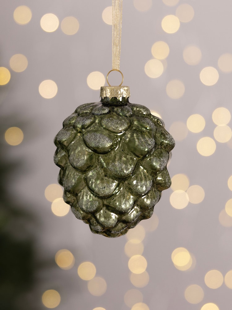 Charles Bentley 12 Piece Green Glass Christmas Bauble Collection - Image 6 of 6 Charles Bentley 12 Piece Green Glass Christmas Bauble Collection - Image 6 of 6