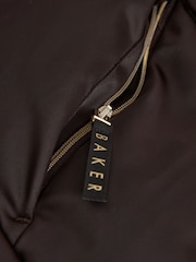 „Baker by Ted Baker“ dušui atsparus satino paminkštintas ilgomis linijomis megztas šokoladinės rudos spalvos švarkas - 14 paveikslėlis iš 20