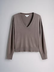 The Set Fine Knit V-Neck Jumpers 3 Pack Black/Chocolate Brown/Stone - Image 8 of 10