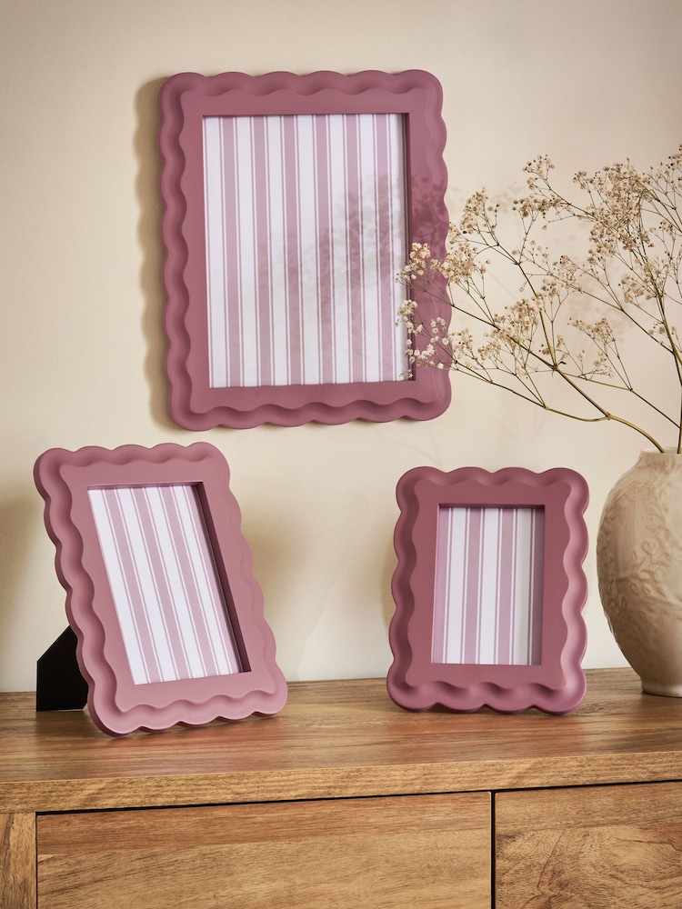 Scalloped Wooden Photo Frame - სურათი 2 5-დან Scalloped Wooden Photo Frame - სურათი 2 5-დან