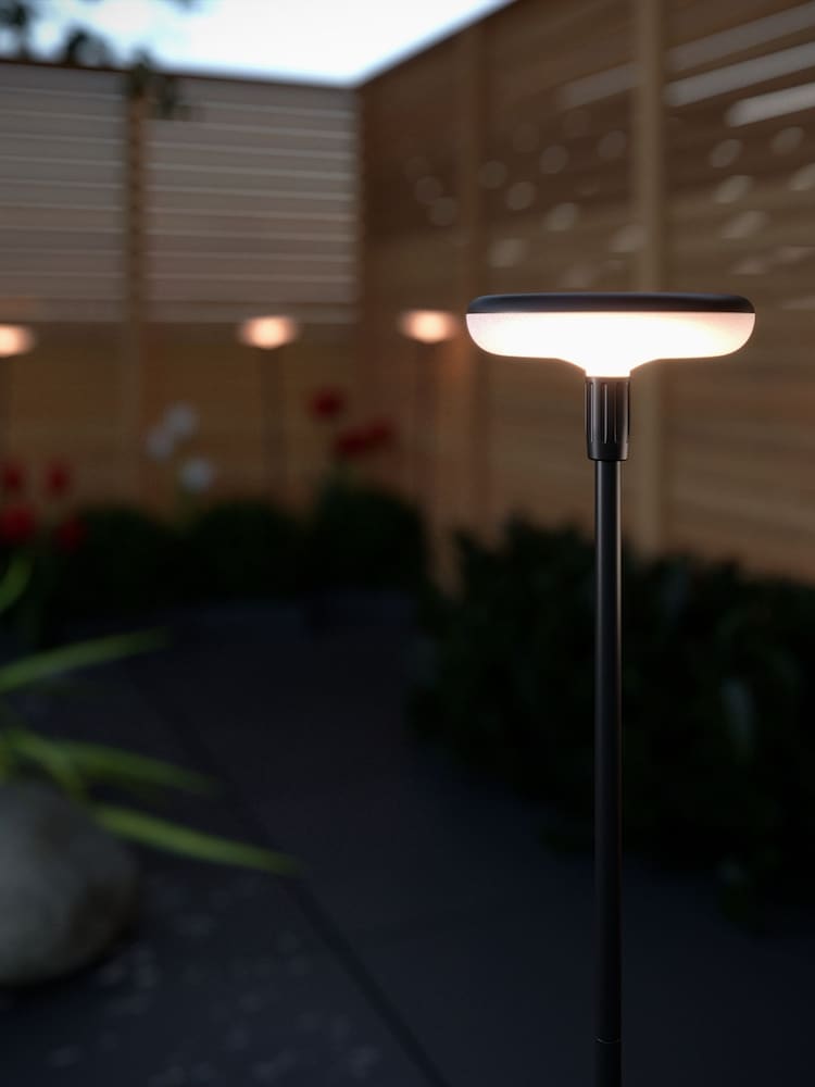 The Solar Centre Warm White Somerset Swaying Solar Garden Light - Image 2 of 2