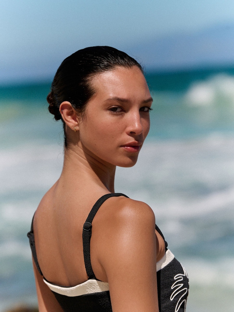Daily by Desmond and Dempsey Mono Palm Bandeau Swimsuit with Tummy Control and Removable Straps - Image 2 of 9