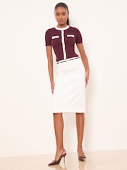 أحمر عنابي - رداء علوي محبوك بكُم قصير مزود بأزرار شكلية وحافة ياقة متباينة من Lipsy - صورة 3 من 4