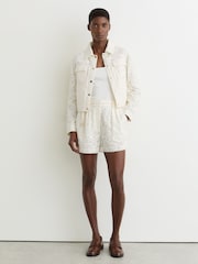 شورت دانتيل بحزام حبل Lori من Reiss - صورة 3 من 6