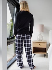 Pijama largo tallas grandes con estampado de Navidad (Conjunto de 2 piezas) de Threadbare - Imagen 3 de 5