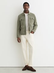 グリーン - Reiss Daventry スエード 4ポケットジップスルージャケット - 画像 4 / 8