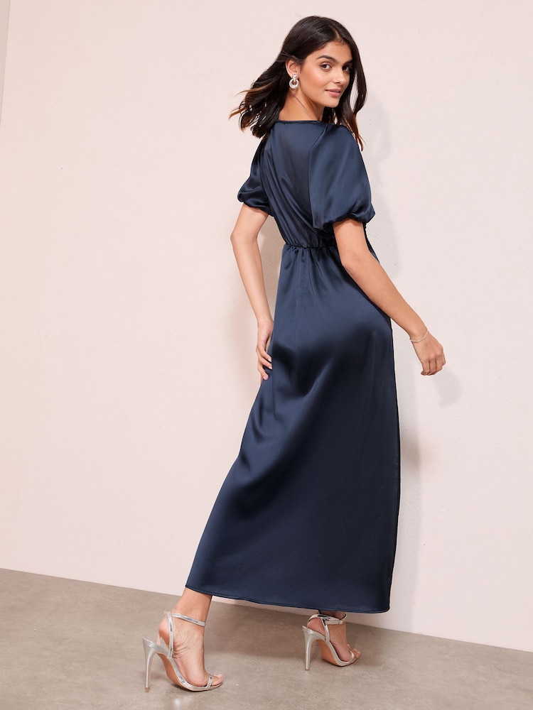 أزرق داكن - Friends Like These Lace Trim V-Neck Satin Midi Dress - صورة 5 من 5 أزرق داكن - Friends Like These Lace Trim V-Neck Satin Midi Dress - صورة 5 من 5