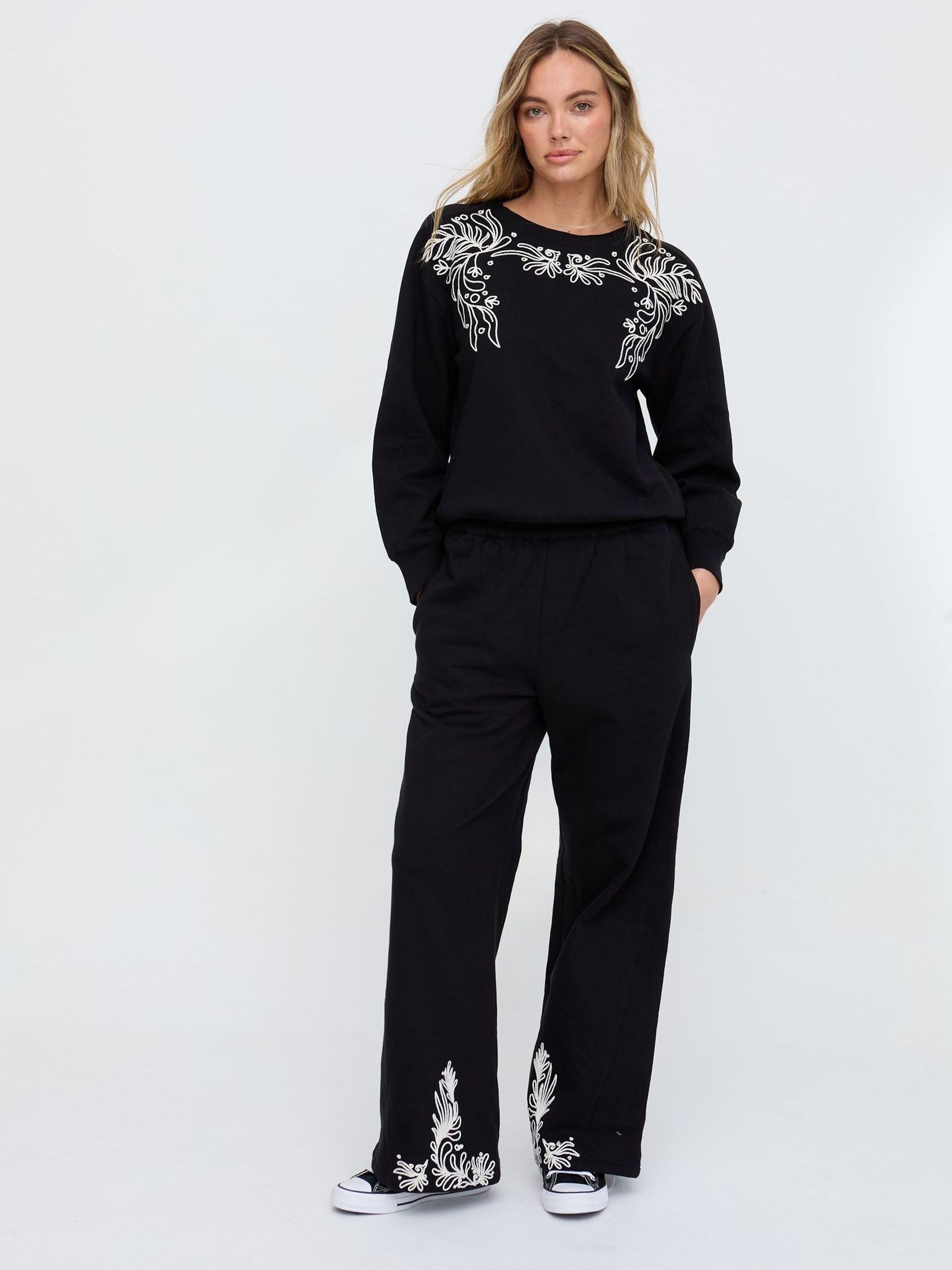 Raffya Women's Black Marmalade Embroidered Wide Leg Trousers