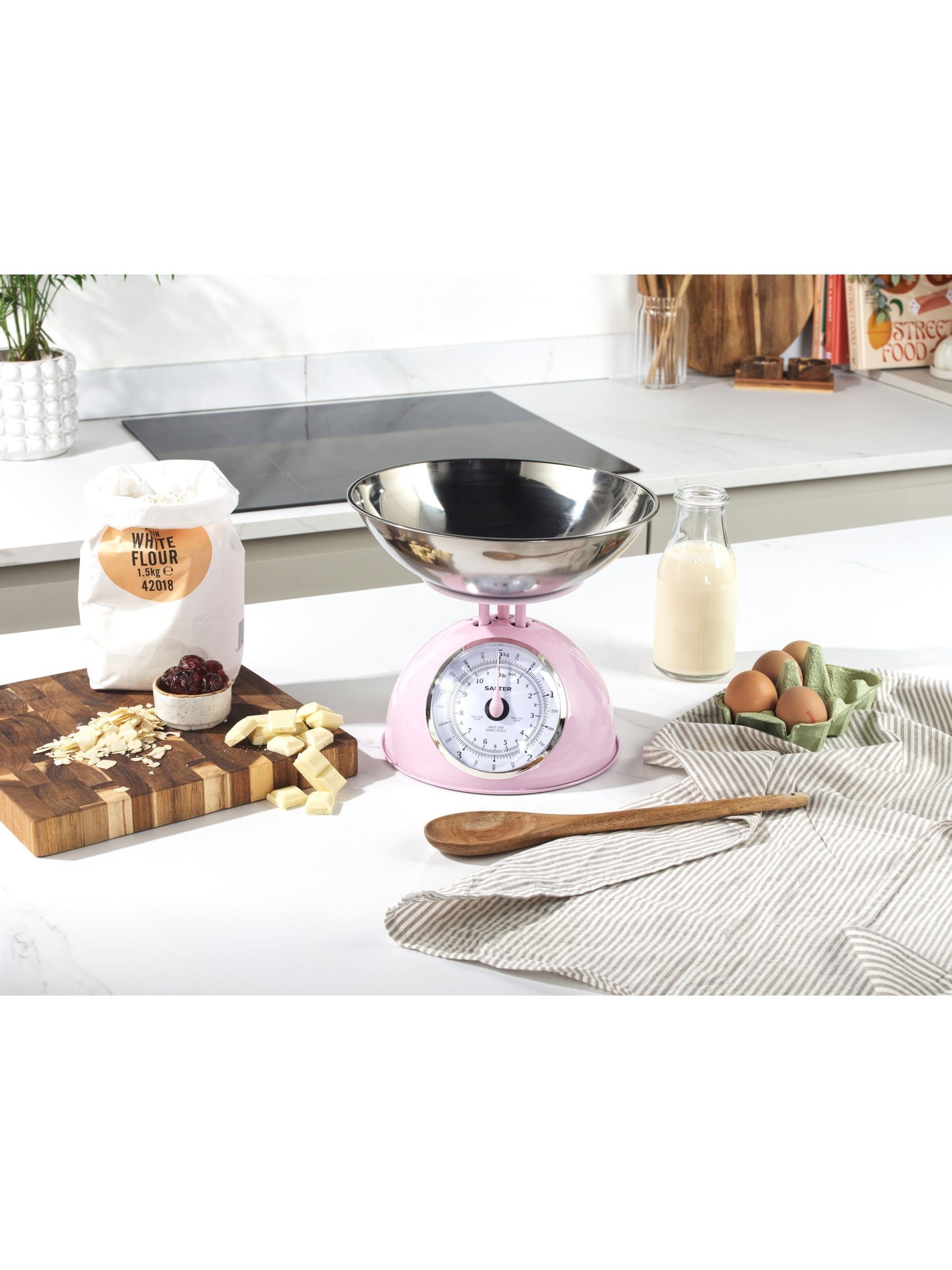 Salter Retro Pink Kitchen Scale – 5kg Mechanical Dial, 2L Bowl, Classic Look - Image 4