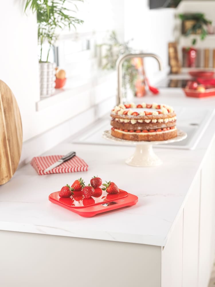 Salter Red British Bakes Waterproof Scale - Image 2 of 18 Salter Red British Bakes Waterproof Scale - Image 2 of 18