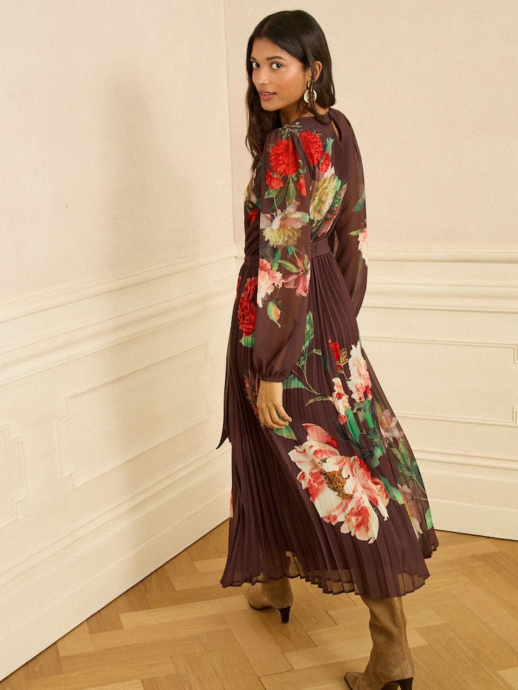 Love & Roses Chocolate Floral Printed Crew Neck Pleated Long Sleeve Midi Dress - Image 4 of 4 Love & Roses Chocolate Floral Printed Crew Neck Pleated Long Sleeve Midi Dress - Image 4 of 4