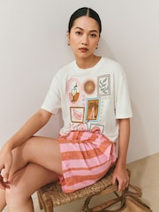 Ecru, Weiß - Graphic Embroidered Short Sleeve T-Shirt - Bild 1 von 7
