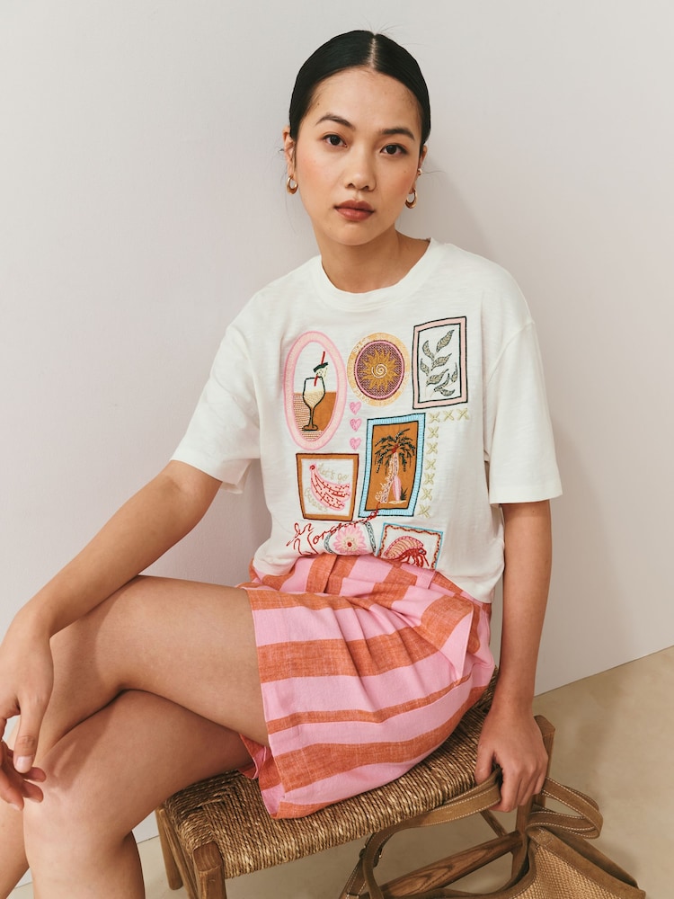 Ecru, Weiß - Graphic Embroidered Short Sleeve T-Shirt - Bild 1 von 7