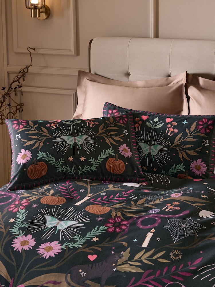 Black Whimsical Pumpkin Halloween Duvet Cover and Pillowcase Set - Image 2 of 4