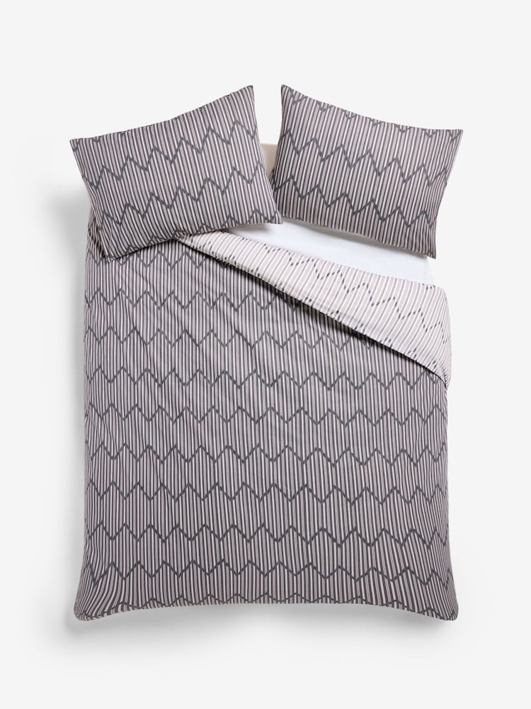 Grey Stripe Chevron Reversible Bed Set - Image 6 of 6 Grey Stripe Chevron Reversible Bed Set - Image 6 of 6