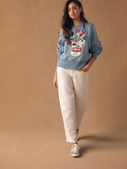 Pale Blue Embroidered Tinned Flowers Graphic - Sudadera - Imagen 2 de 8