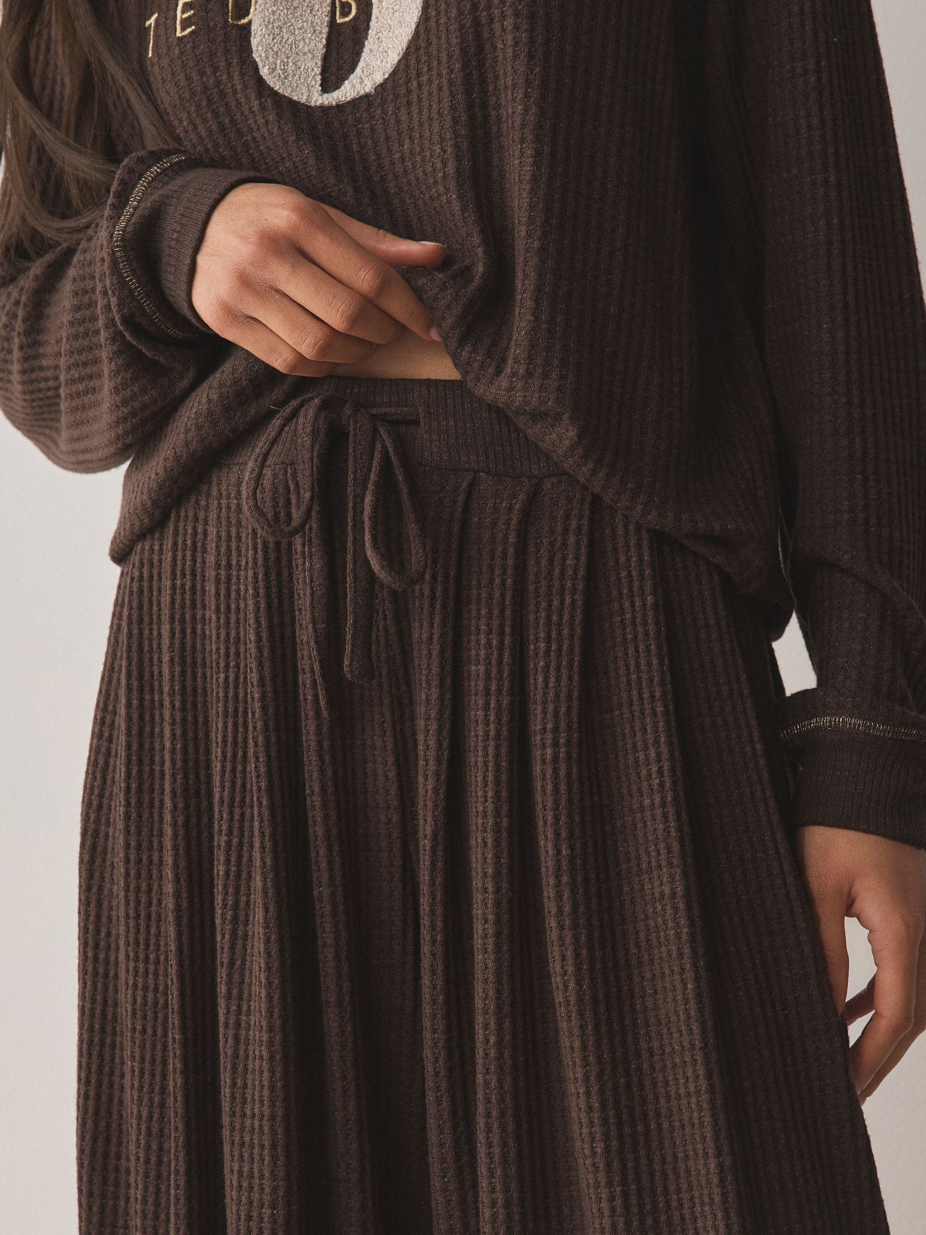 Next：日本 B by Ted Baker チョコレートブラウン ワッフル パジャマ