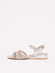 فضي - صندل للمناسبات جلد وتفاصيل Diamante Hotfix وكعب عريض منخفض من Friends Like These - Image 5 of 5