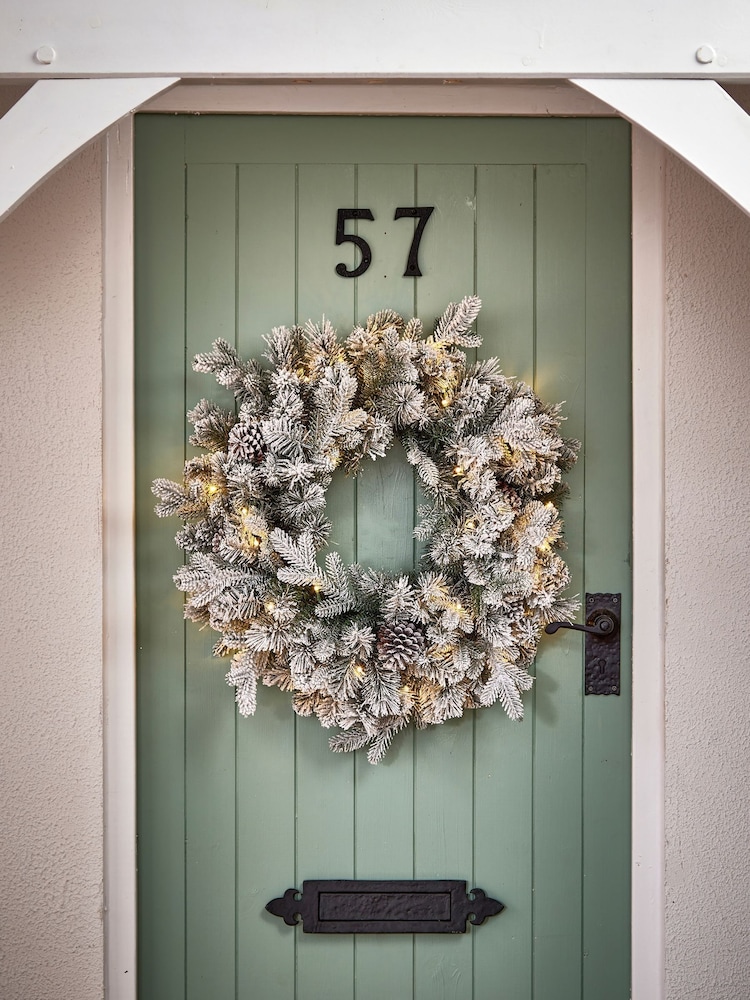 Premier Decorations Ltd 60cm Pre Lit Snowy Dorchester Wreath - Image 1 of 2 Premier Decorations Ltd 60cm Pre Lit Snowy Dorchester Wreath - Image 1 of 2