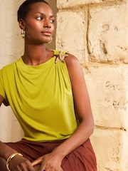 ライムグリーン スターフィッシュ 金具トリム - Love & Roses ドレープ ジャージー トップス - 画像 1 / 4