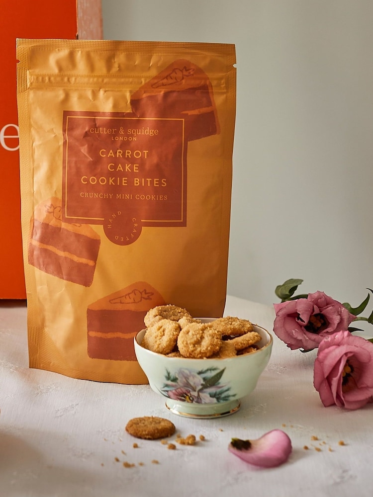 Cutter & Squidge The Downton Abbey Luxe Hamper - Image 2 of 5 Cutter & Squidge The Downton Abbey Luxe Hamper - Image 2 of 5