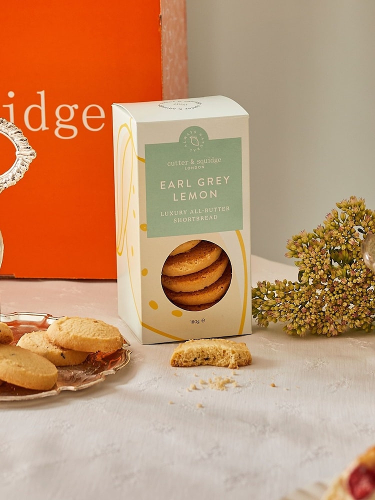 Cutter & Squidge The Downton Abbey Luxe Hamper - Image 5 of 5 Cutter & Squidge The Downton Abbey Luxe Hamper - Image 5 of 5