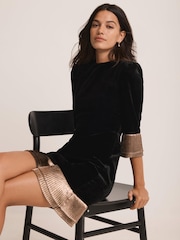 Mint Velvet Velvet Frill Detail Mini Dress - Imagen 2 de 8