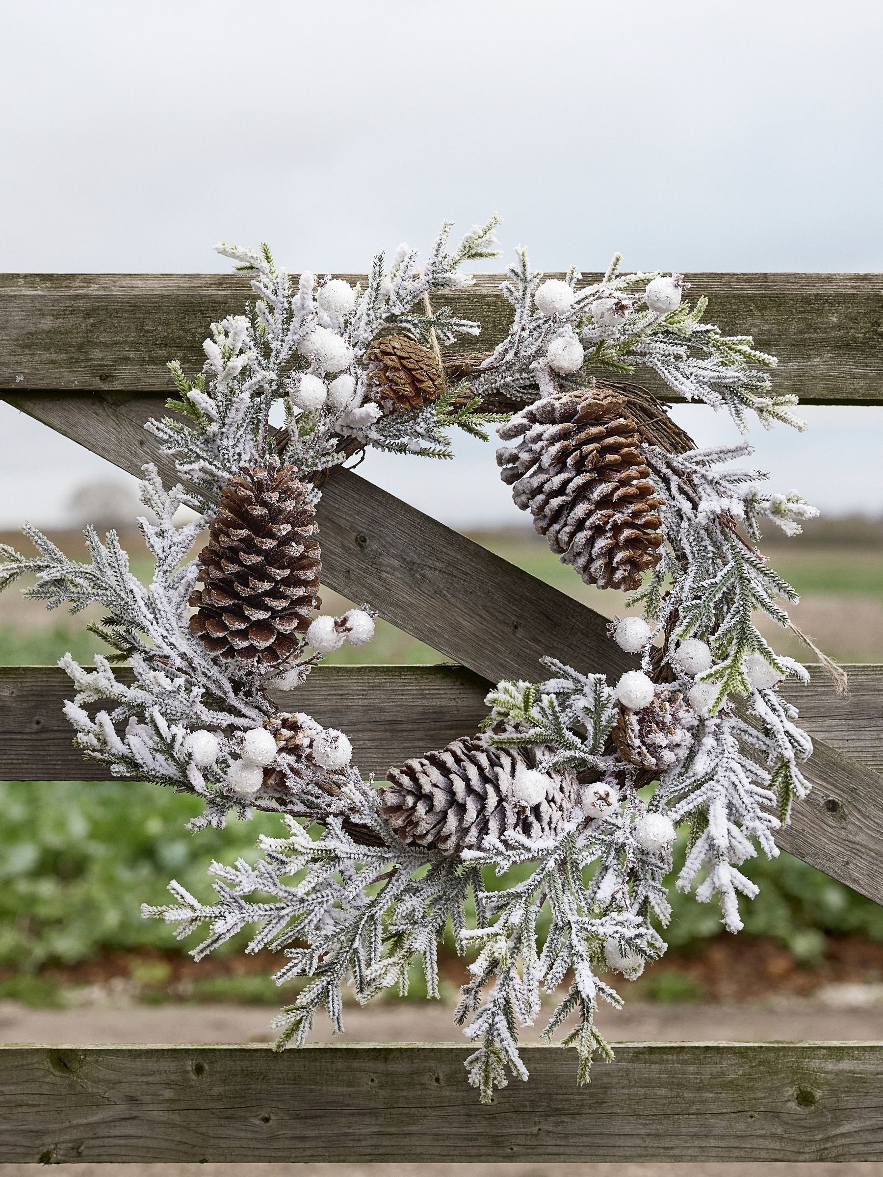 Dibor Winter Snowdrift Christmas Wreath 50cm for Front Door or Wall Hanging - Image 2
