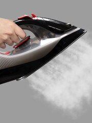 Daewoo Red Ultra-Glide Steam Iron 2600W - Image 4 of 6