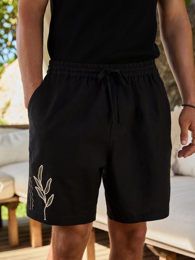 ブラック - Embroidered Drawstring Waist Shorts - 画像 1 / 9