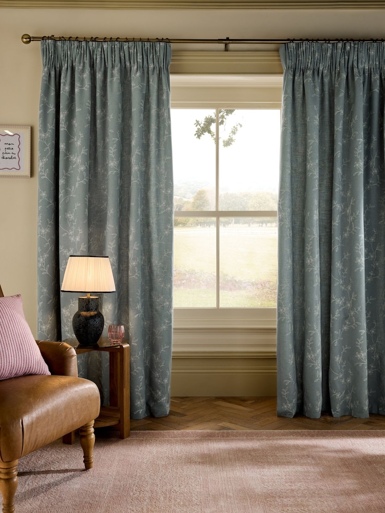 Floral Embroidered Touch of Linen Pencil Pleat Lined Curtains - תמונה 2 מתוך 5