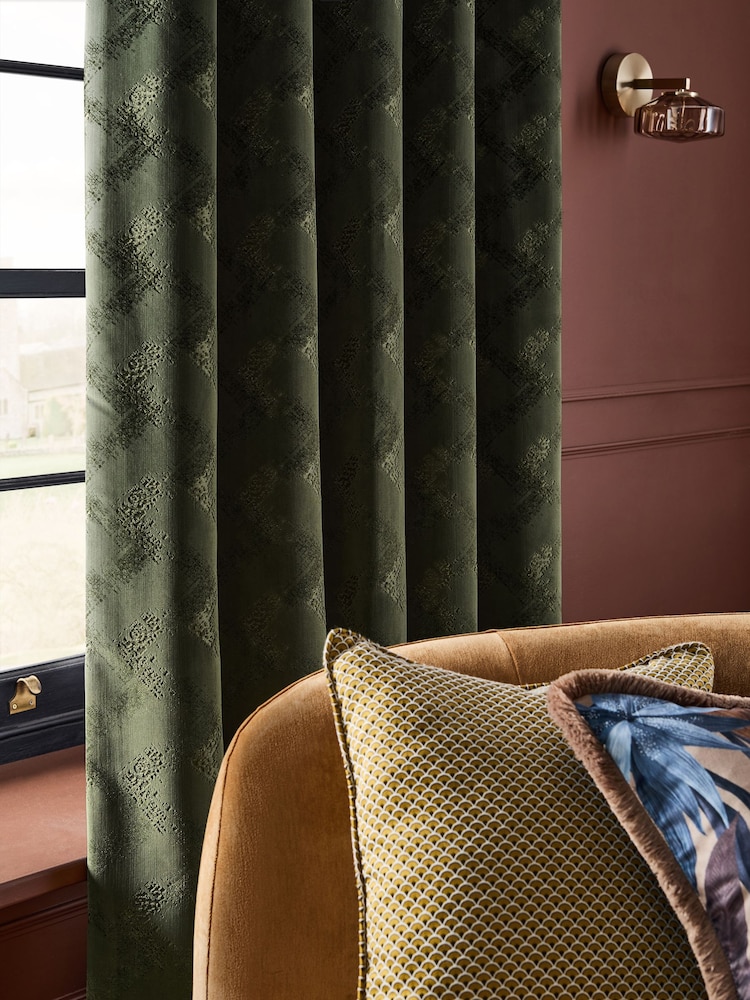 Green Collection Luxe Heavyweight Velvet Chevron Eyelet Lined Curtains - Image 5 of 5