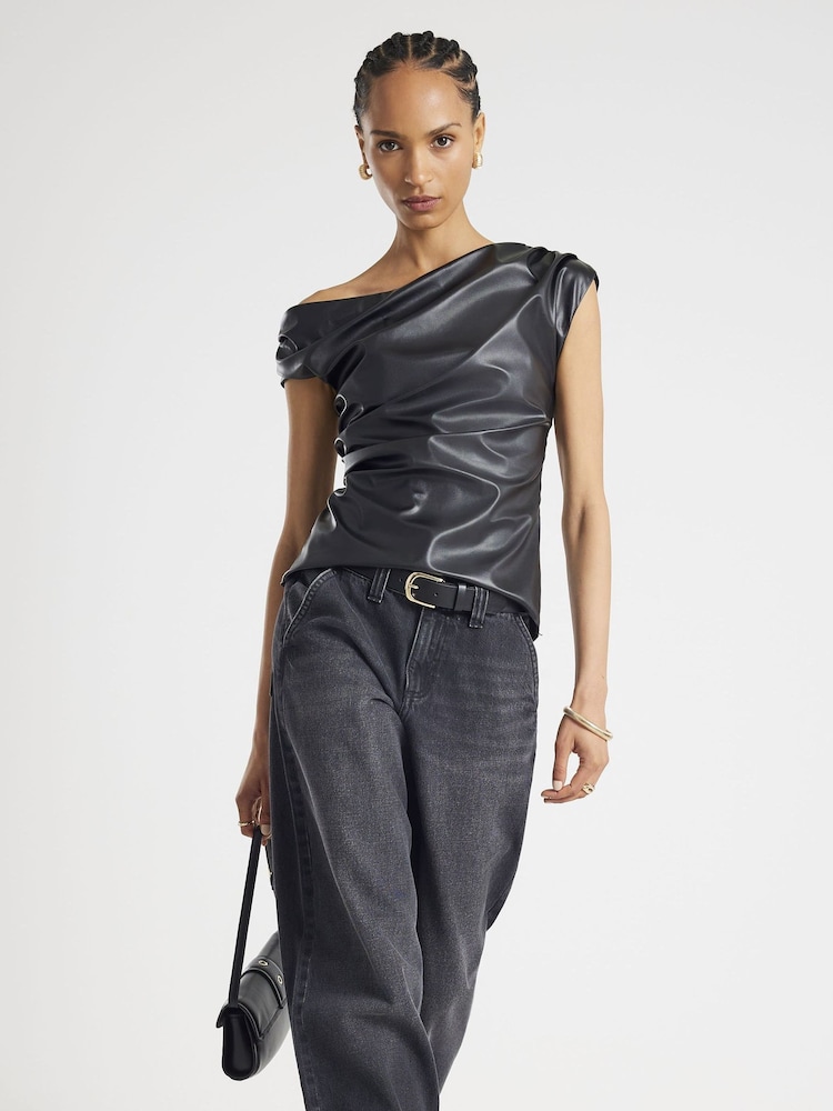 River Island One Shoulder Faux Leather Drape Top - صورة 1 من 4 River Island One Shoulder Faux Leather Drape Top - صورة 1 من 4