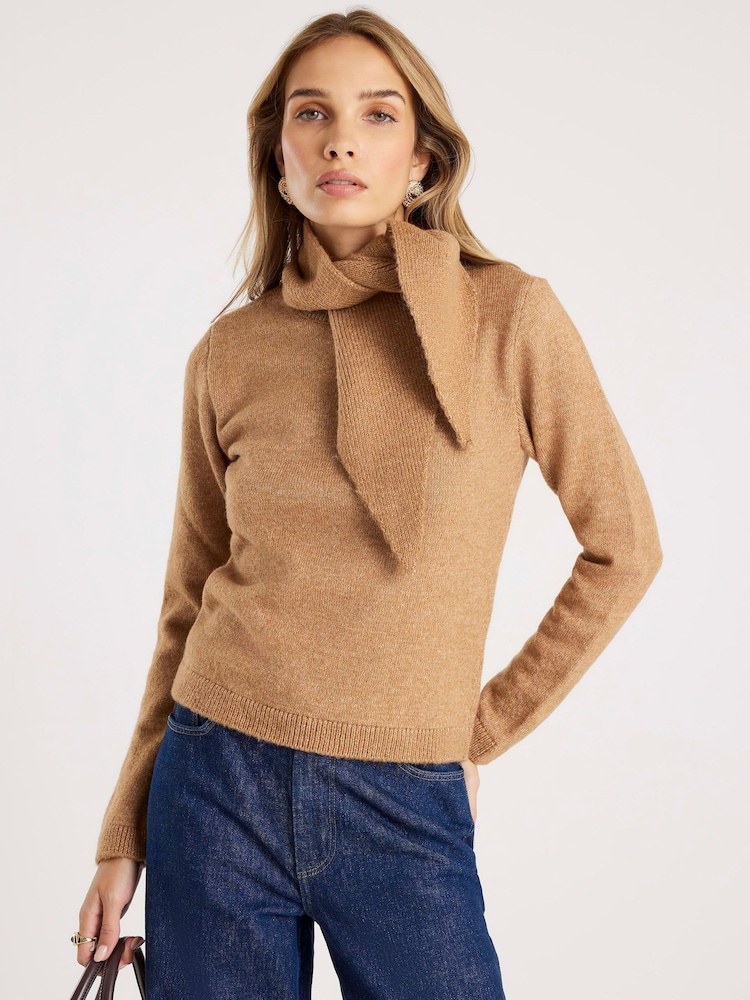 وشاح منسوج بتصميم كنزة من River Island - صورة 1 من 4 وشاح منسوج بتصميم كنزة من River Island - صورة 1 من 4